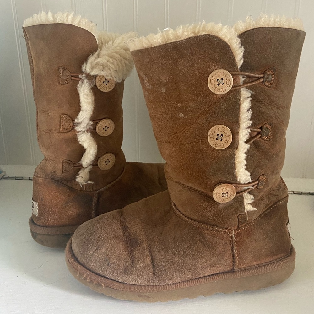Bailey Button Uggs - image 1